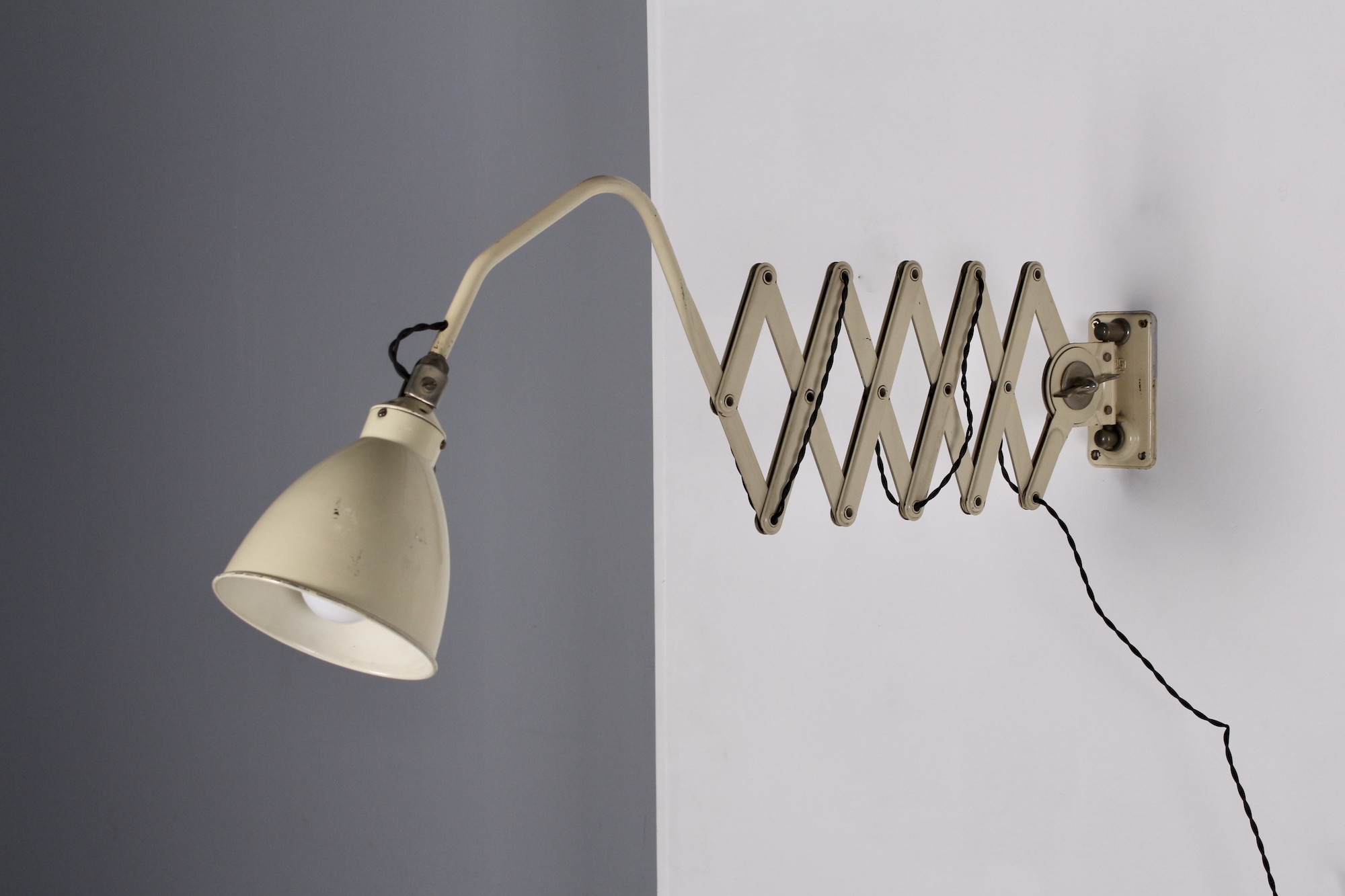 Schaar" Bauhaus wandlamp - Meubles Vintage
