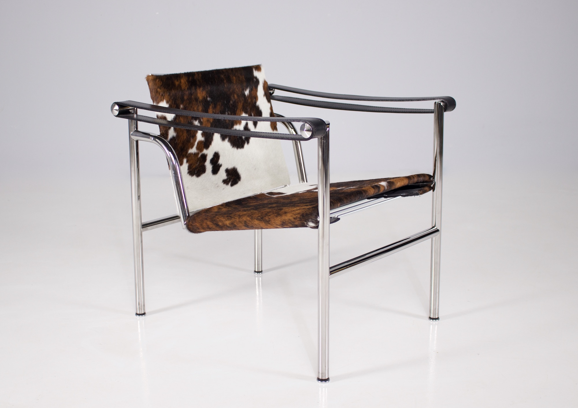 Charlotte Perriand, Corbusier en Jeanneret: LC1 fauteuil in Poulain - Meubles Vintage