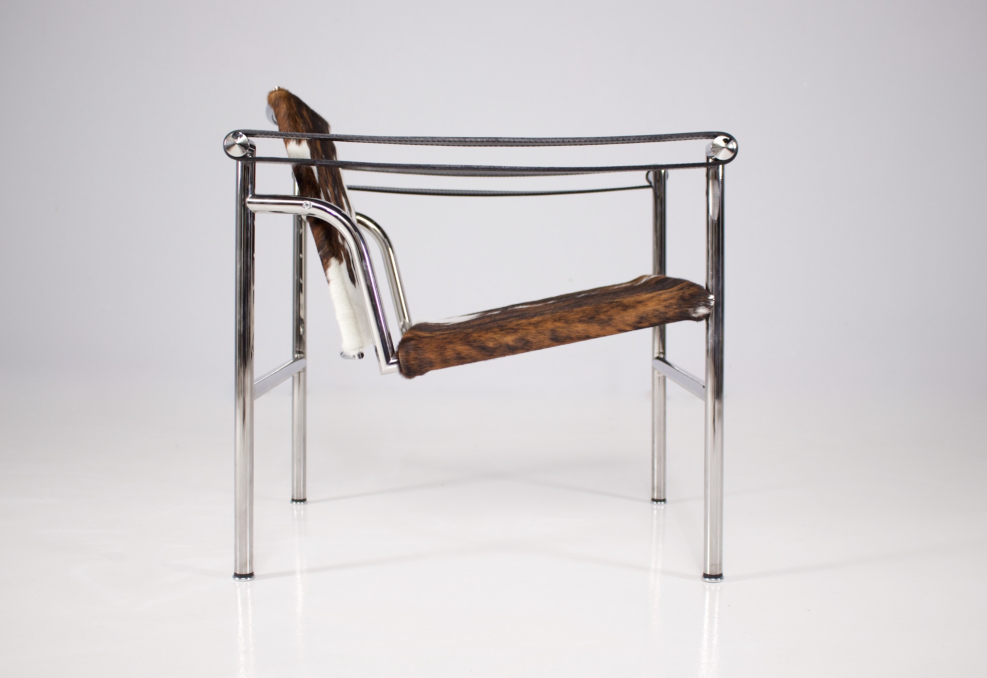 Charlotte Perriand, Corbusier en Jeanneret: LC1 fauteuil in Poulain - Meubles Vintage